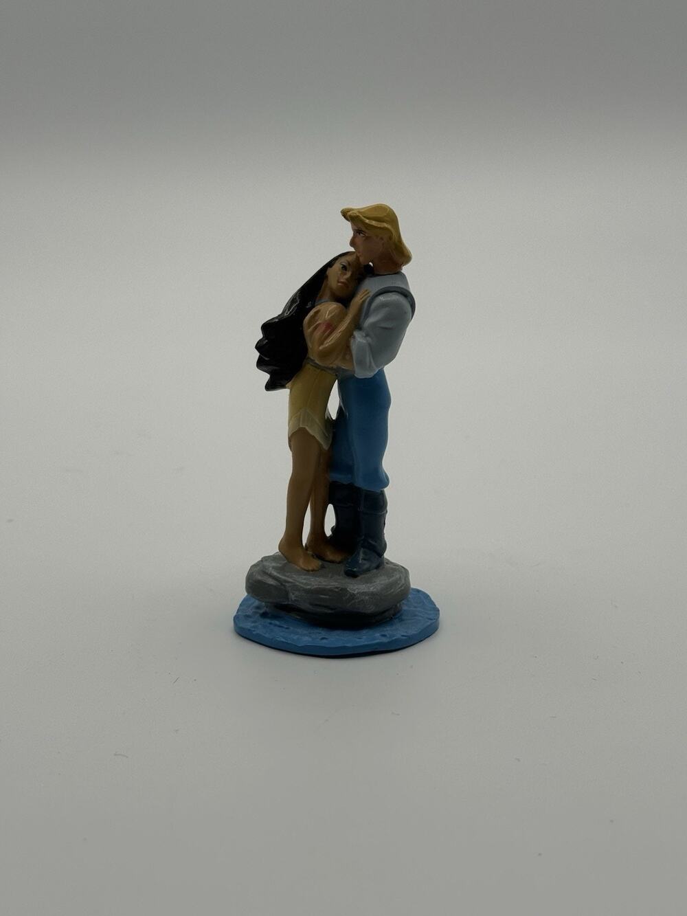 Vintage 1995 Disney Pocahontas & John Smith PVC Figurine Applause Toy